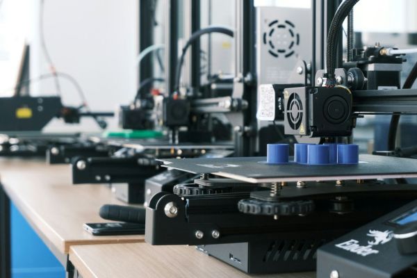 Waarom kunststof onderdelen steeds intelligenter worden
