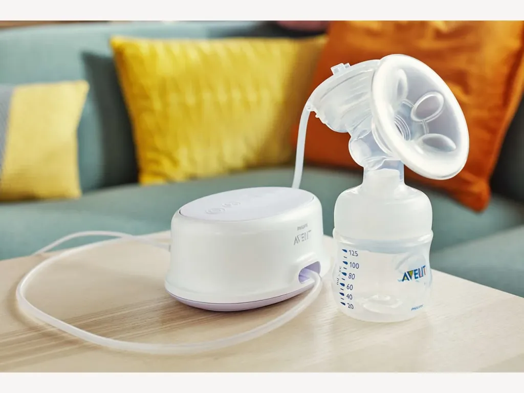 Philips Avent-pompunit met slang, borstschild en opvangfles.